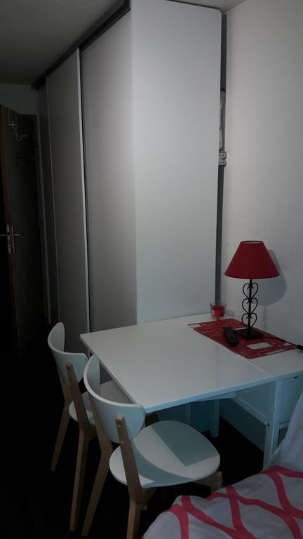 Studio Au Calme Lägenhet Deville-les-Rouen Exteriör bild